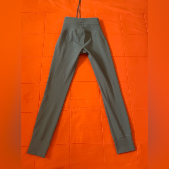 Vuori Green daily leggings - Picture 4 of 6